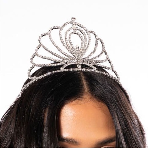Callie Lotus: Rhinestone Flower Crown Bling Tiara in Silver - Picture 2 of 5